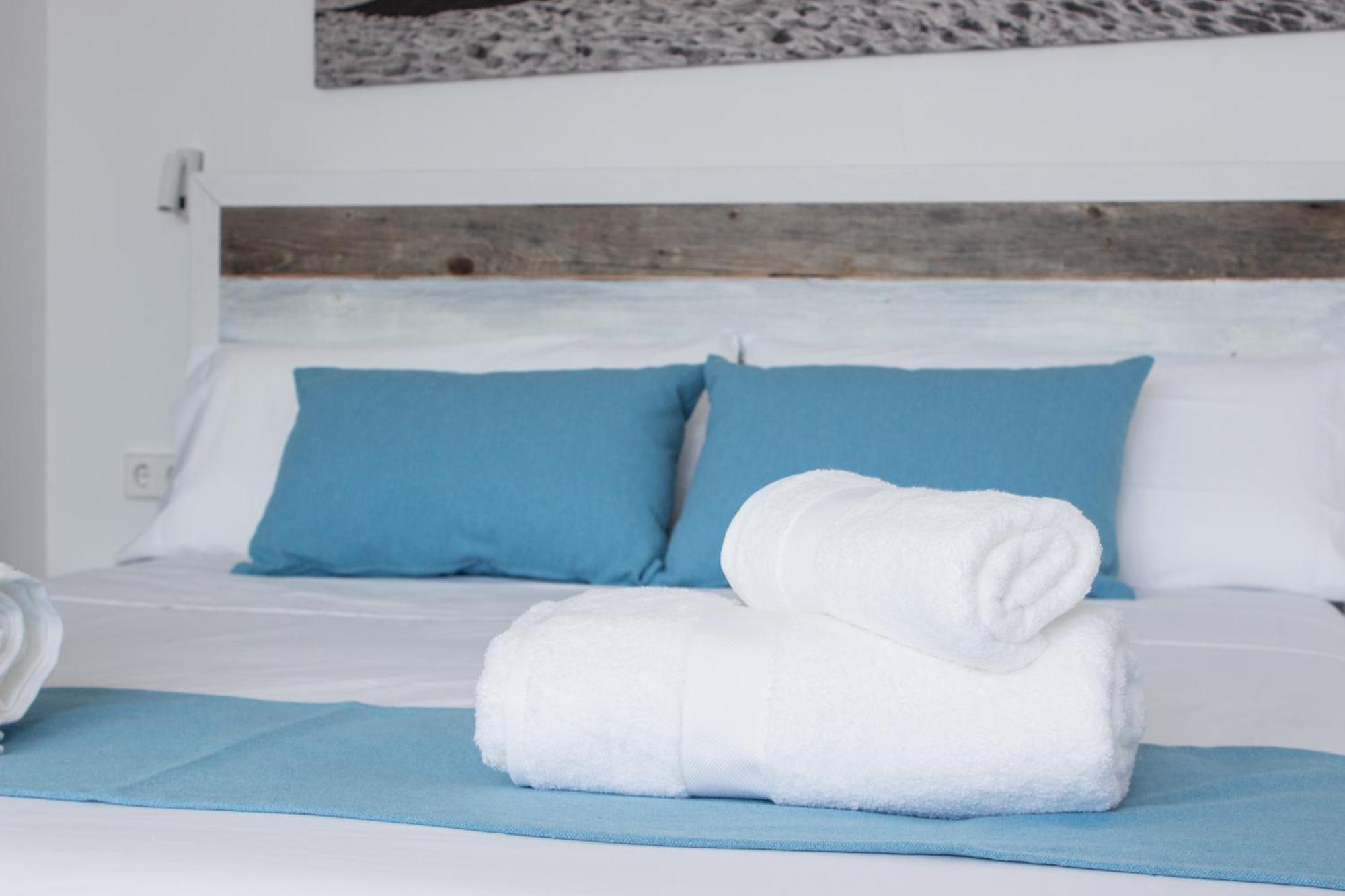 Hotel Boutique Es Blau 카다케스 외부 사진