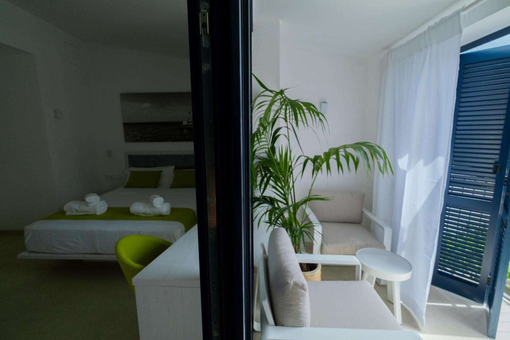 Hotel Boutique Es Blau 카다케스 외부 사진