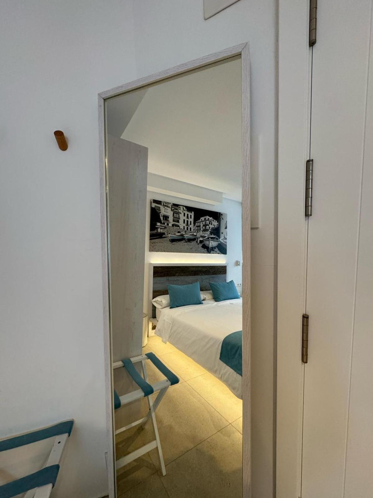 Hotel Boutique Es Blau 카다케스 외부 사진
