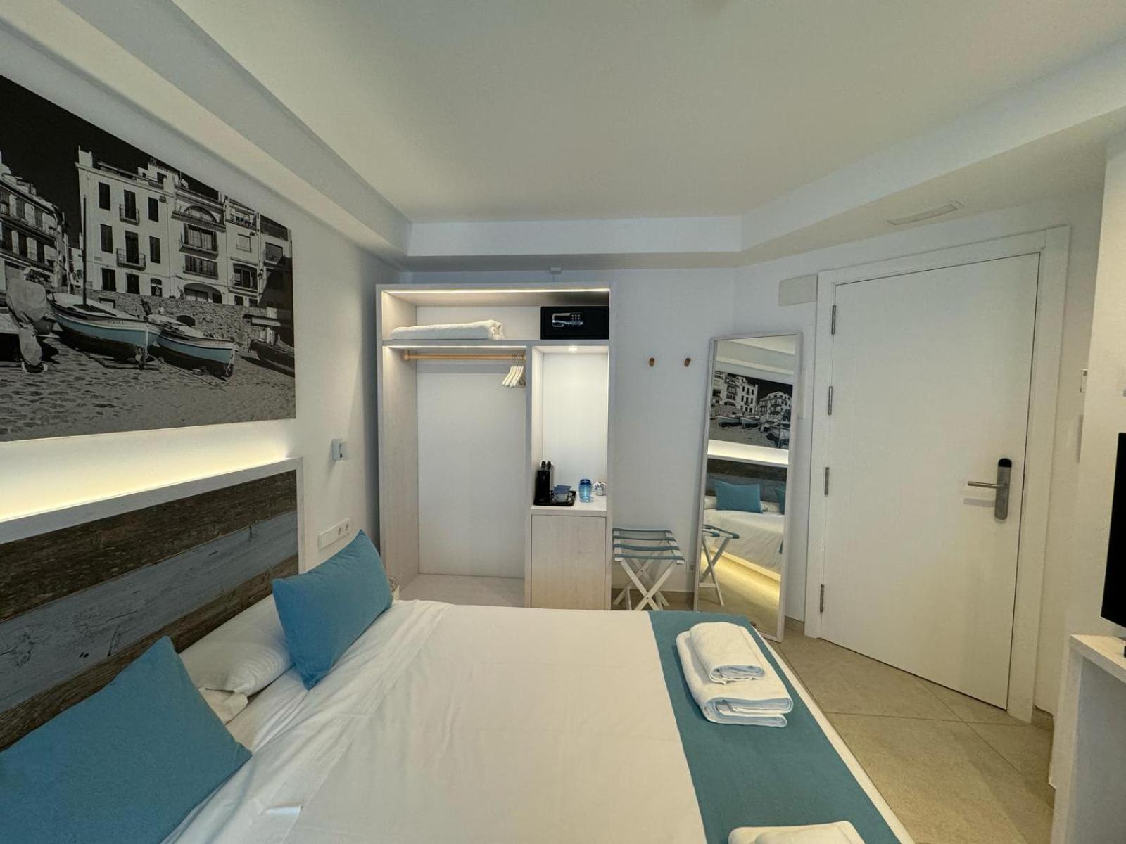 Hotel Boutique Es Blau 카다케스 외부 사진