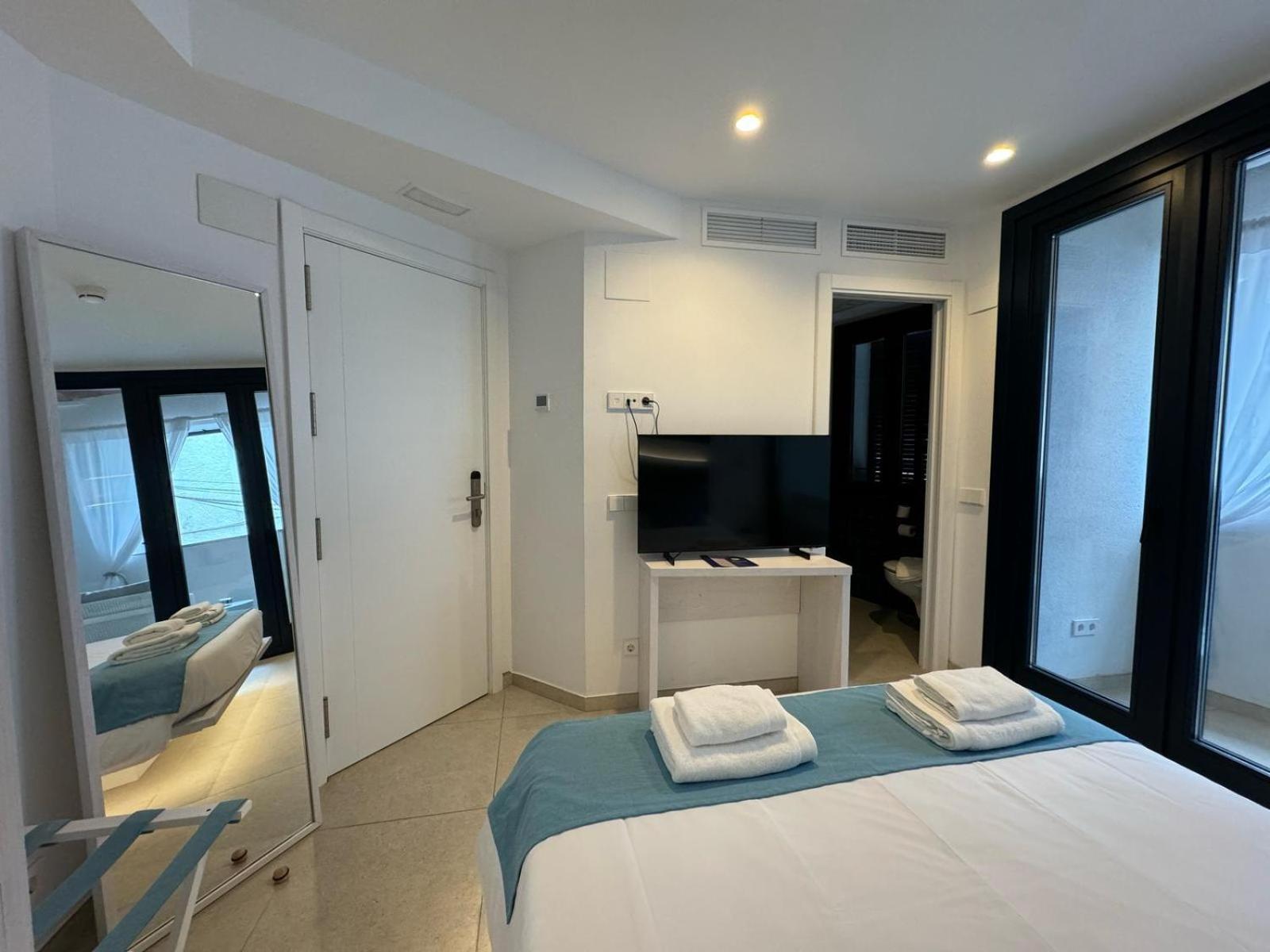 Hotel Boutique Es Blau 카다케스 외부 사진